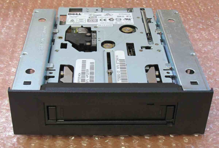 DELL TD3200-121 PV100T 20/40 GB TRAVAN TR40 INTERNAL IDE TAPE DR