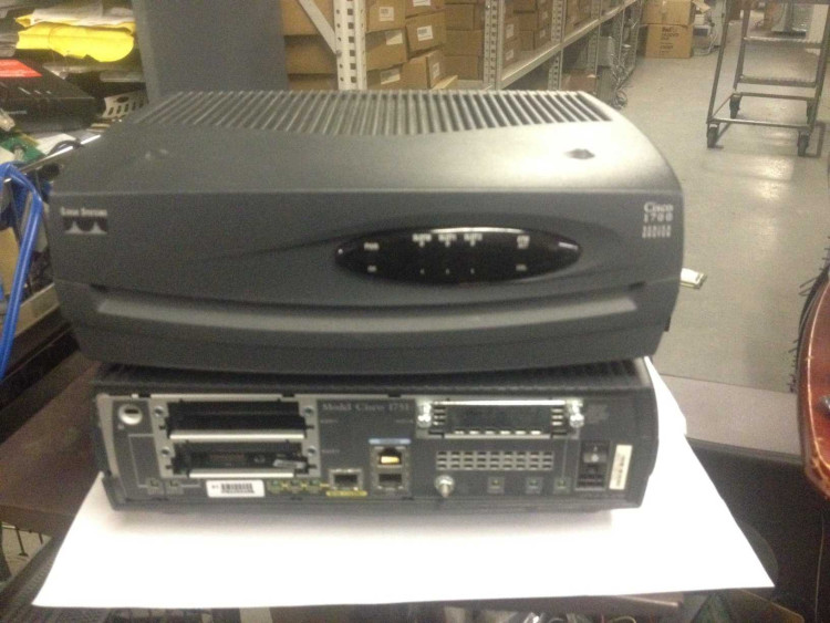 Cisco1751 10/100 Modular Router w/ 3 slo