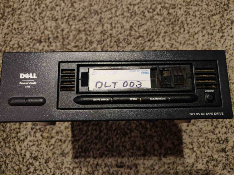 DELL POWERVAULT 100T DLT VS 80 EXTERNAL