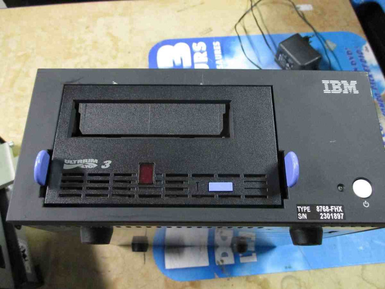 IBM Full High Tabletop Tape Enclosure IBM Full High Tabletop Tape Enclosure