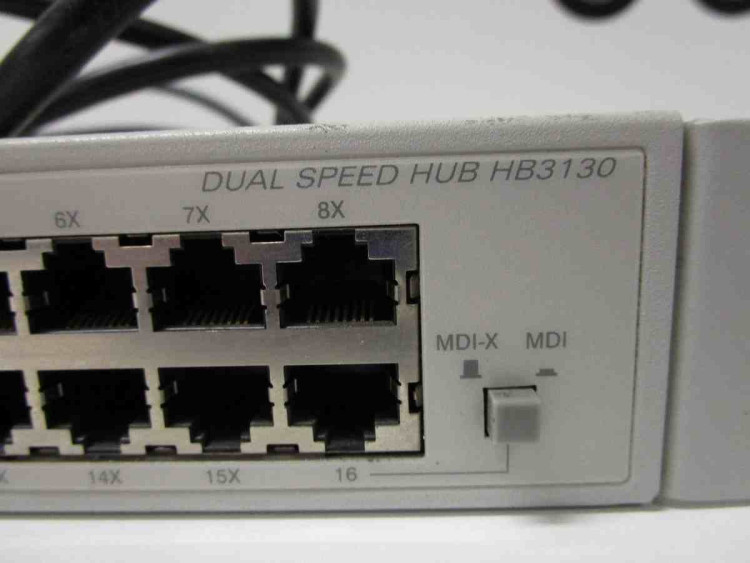 Compaq HB3130 - 16 Port Compaq HB3130 - 16 Port