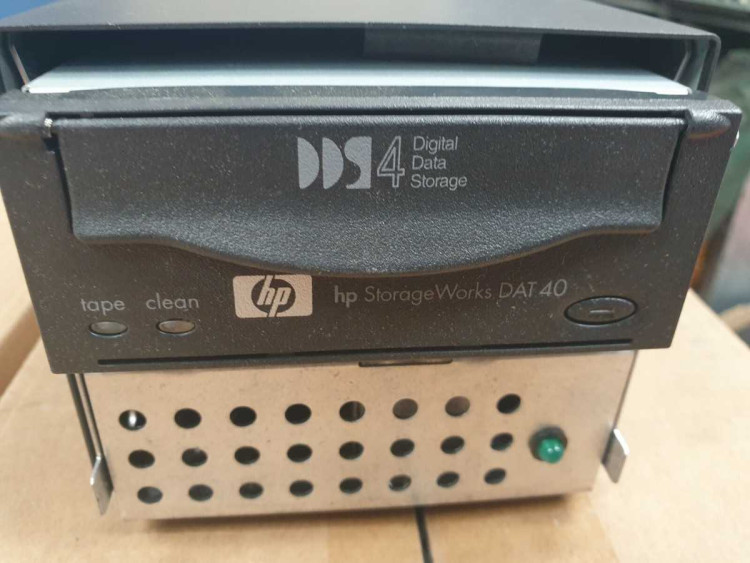 HP DAT 40 External Tape Drive EOL HP DAT 40 External Tape Drive EOL