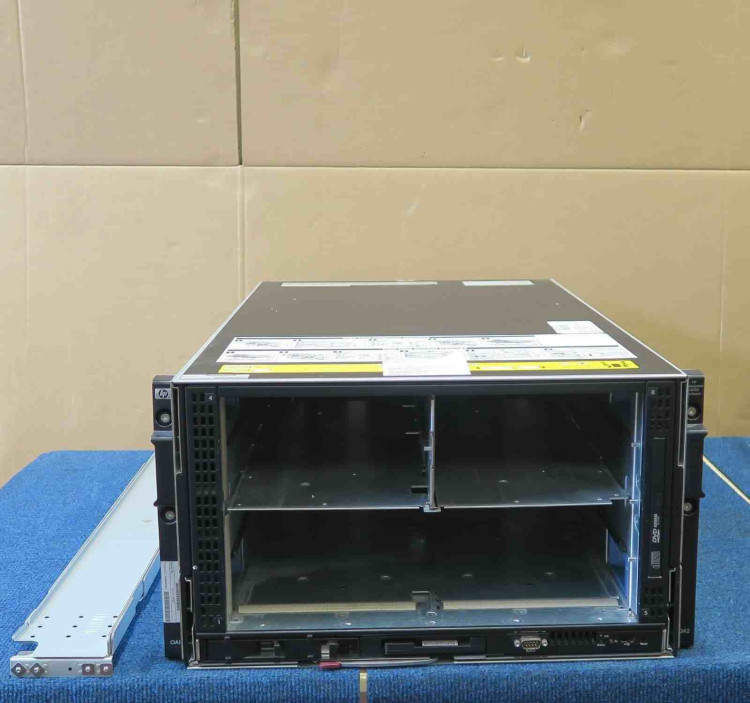 HP  BladeSystem C3000 Rack Enclosure