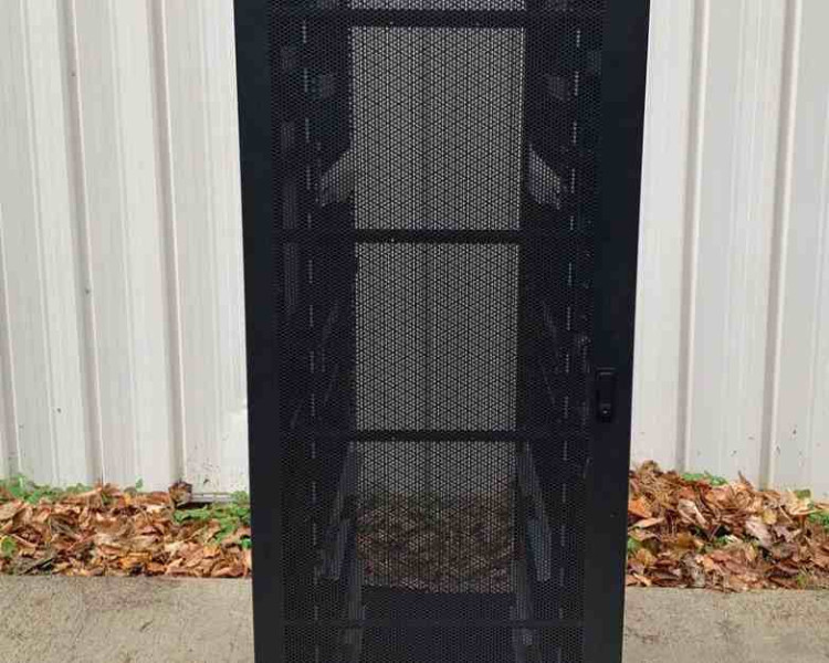 IBM acoustic door for 9308 rack IBM acoustic door for 9308 rack