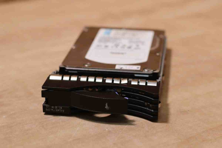 IBM 146Gb HDD 10K 4, 3,5" SAS HDD RoHs (Express)