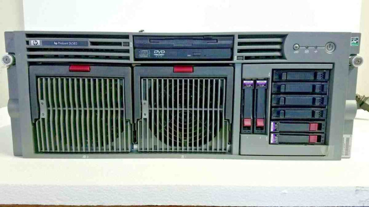 DL585 AMD2600-1.0MB 2P HP PC3200 4GB****